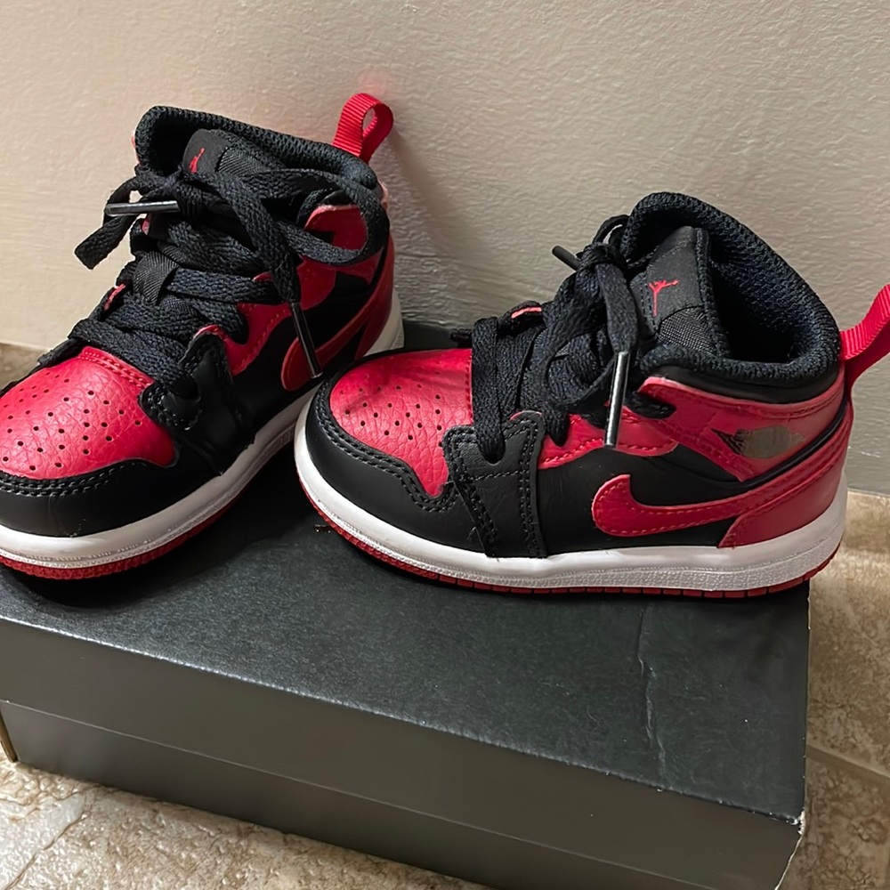 Jordan 1s 🖤